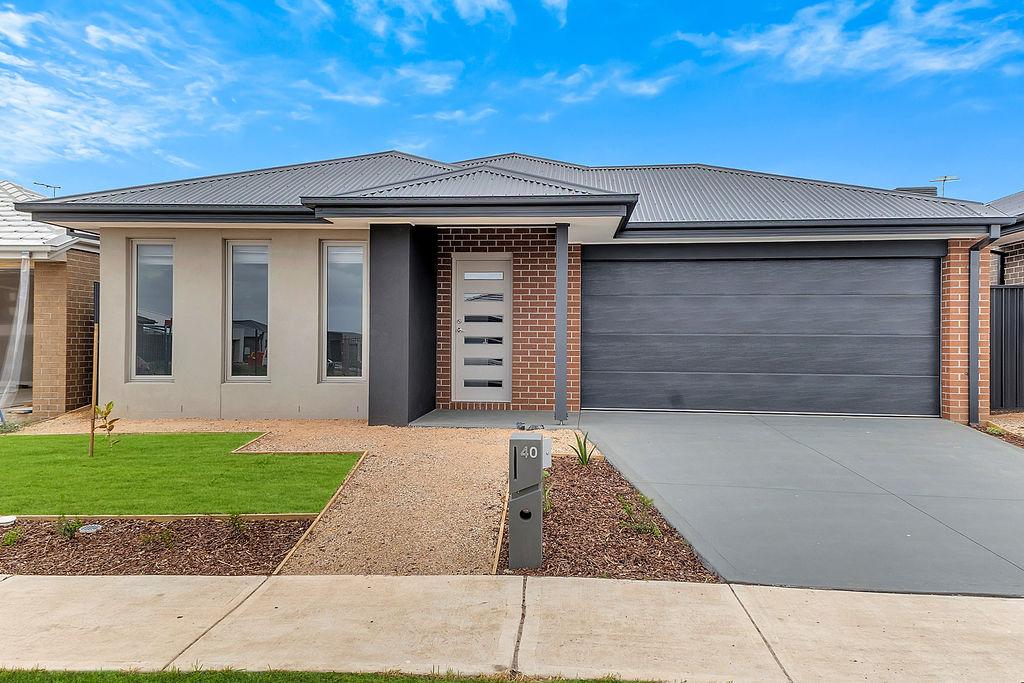 40 Runnell St, Sunbury, VIC 3429