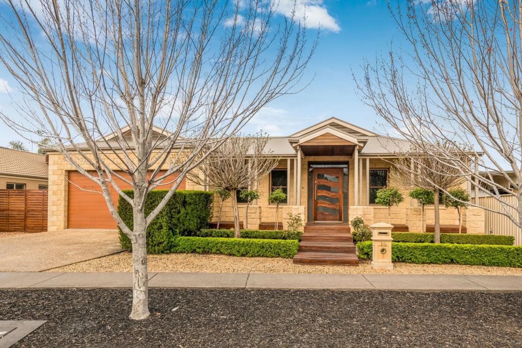 14 HANOVER PL, STRATHFIELDSAYE, VIC 3551