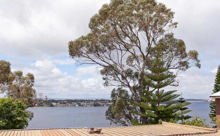 1/6 Bindaring Pde, Claremont, WA 6010
