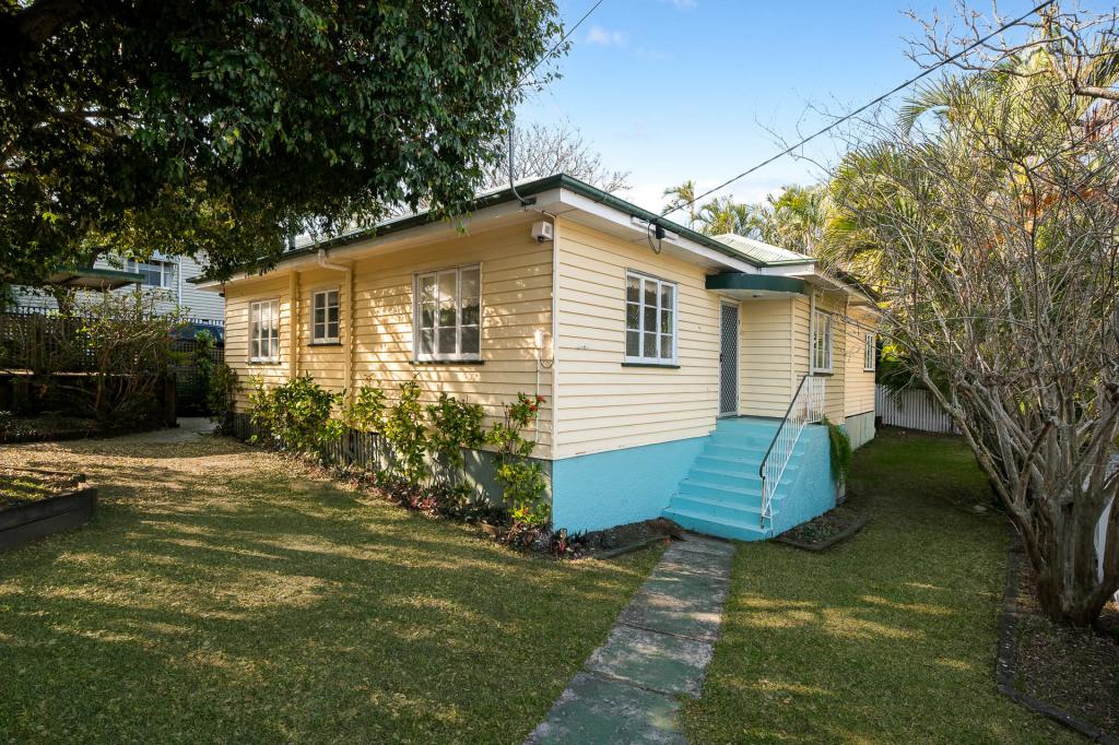 54 PLIMSOLL ST, GREENSLOPES, QLD 4120