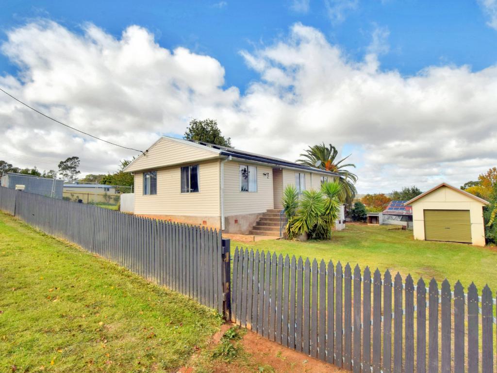 2 Nea St, Young, NSW 2594