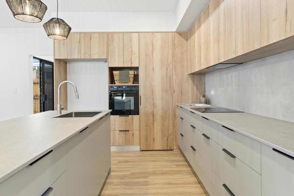 31 MACARANGA RD, BENTLEY PARK, QLD 4869