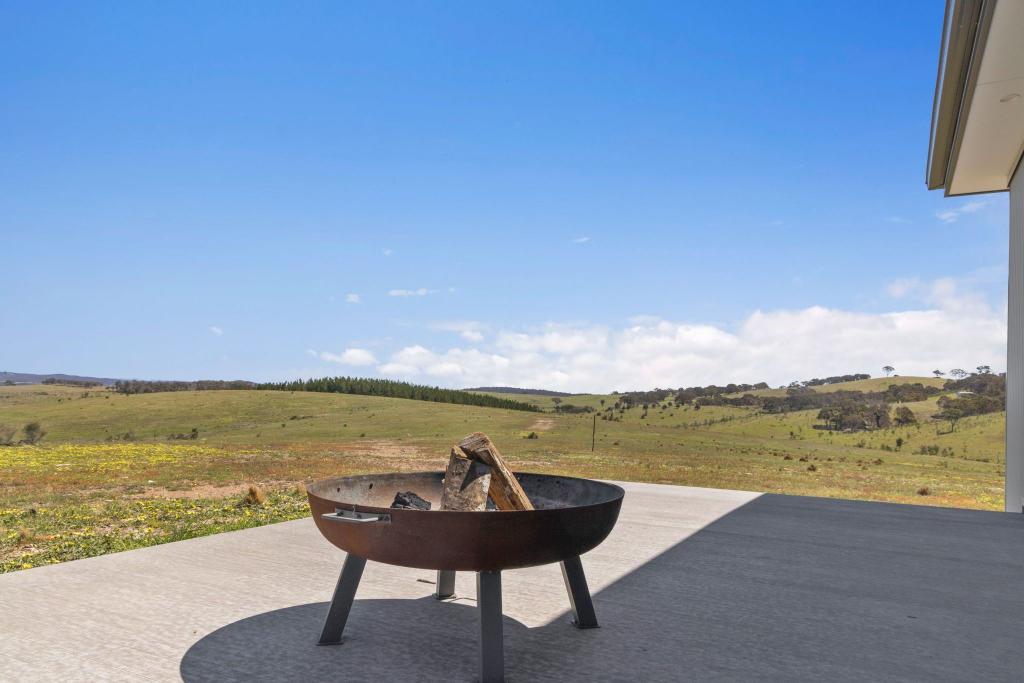 "FOUR POINTS FARM" BERREBANGELO RD, YASS RIVER, NSW 2582