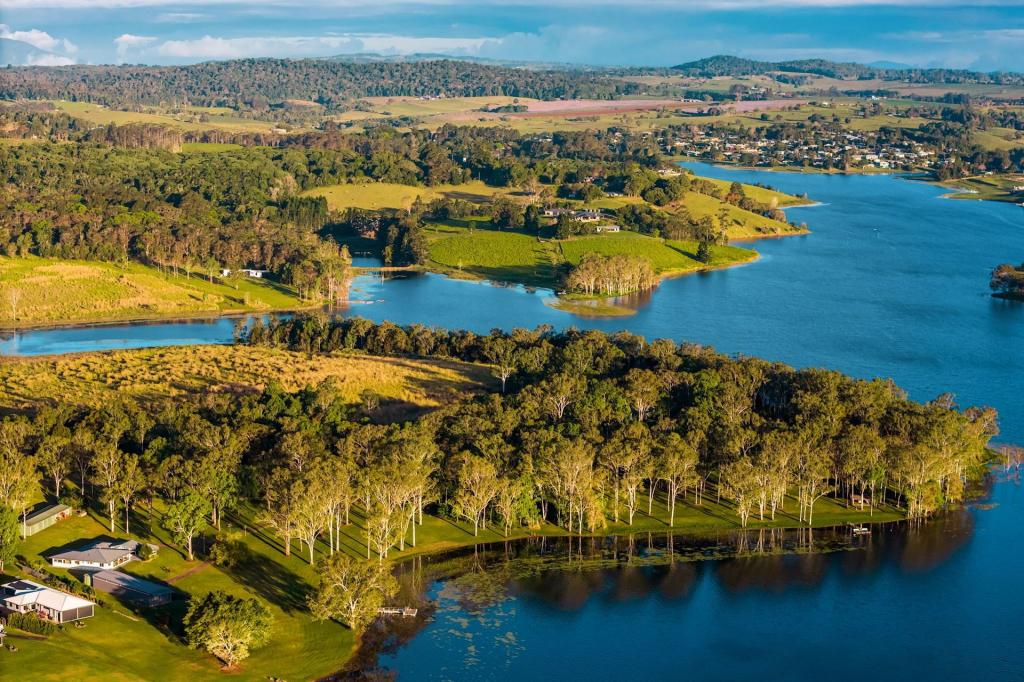 84 Backshall Rd, Barrine, QLD 4872