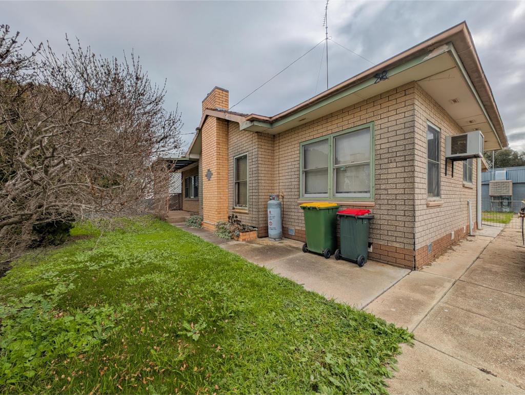 28 PARK RD, KERANG, VIC 3579