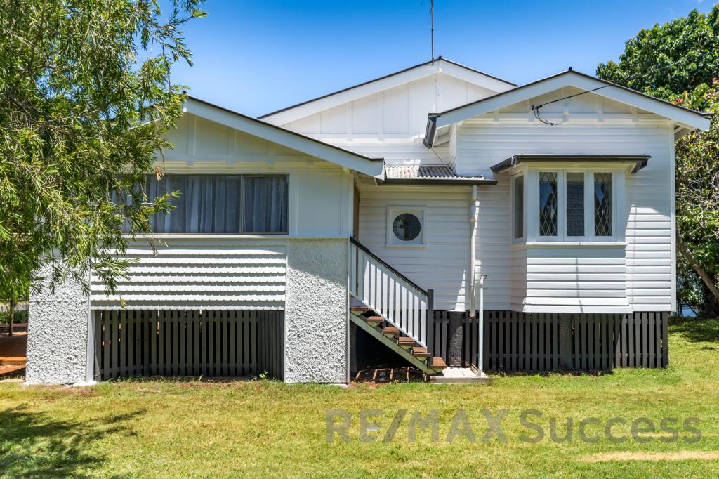 56 Hogg St, Rockville, QLD 4350