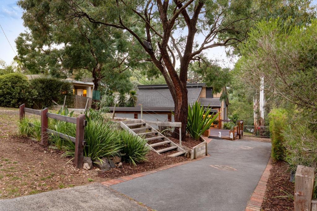 38 MEANDER RD, HURSTBRIDGE, VIC 3099