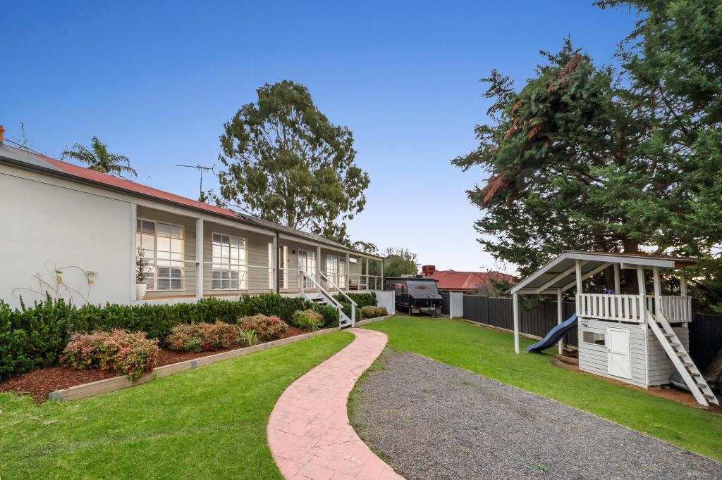 38 Kamarooka Dr, Wattle Glen, VIC 3096