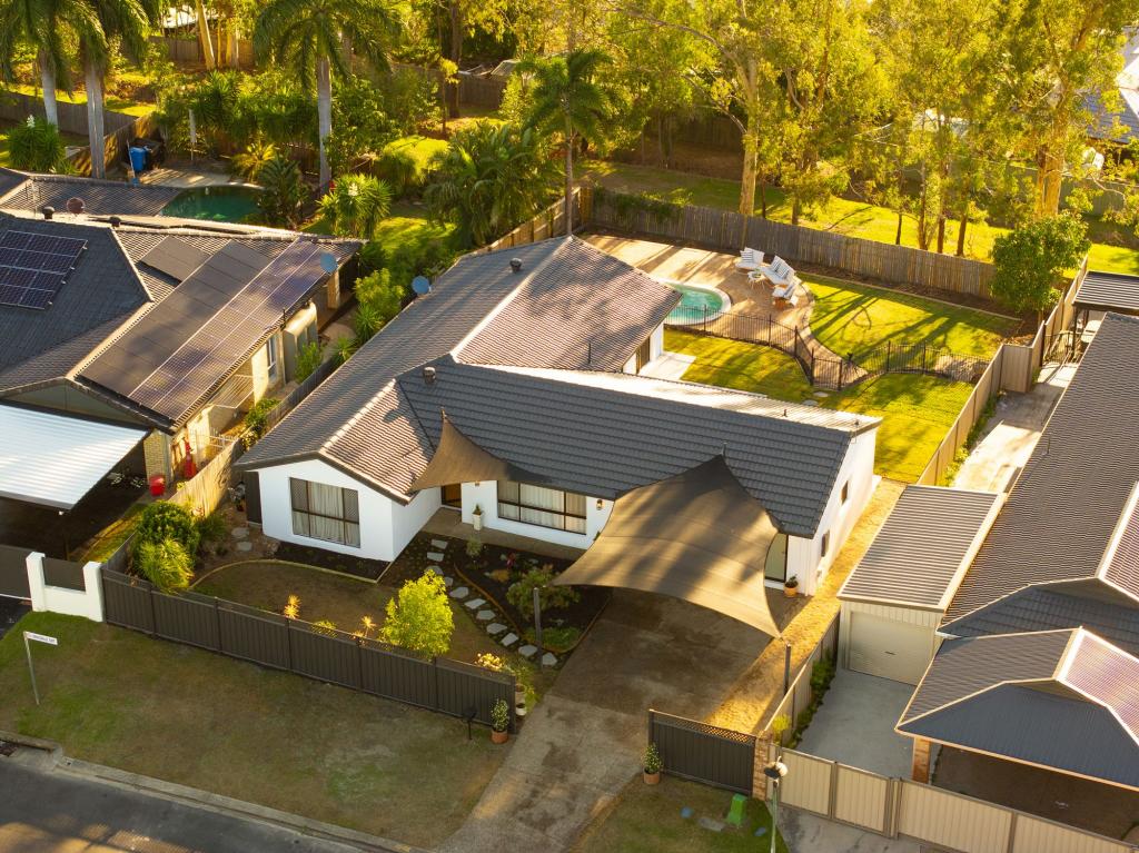 10 Erindale Ct, Helensvale, QLD 4212