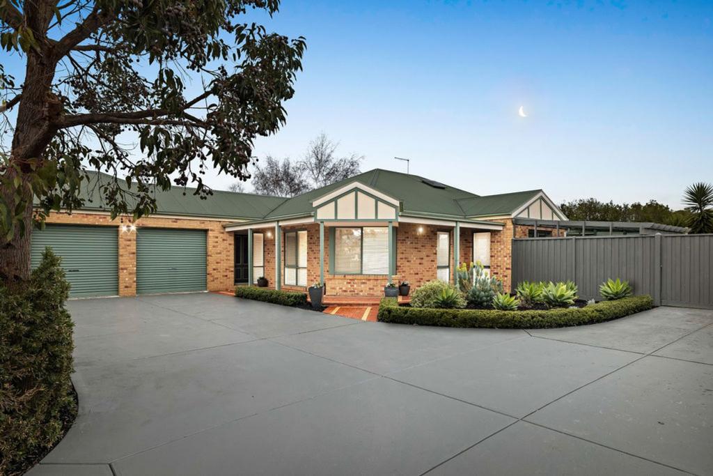 14 Traminer Dr, Mount Martha, VIC 3934
