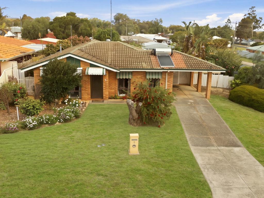 1 Walmsley St, Waroona, WA 6215