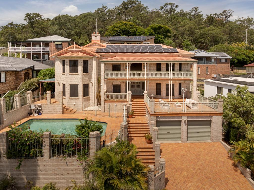 110 Kilmorey St, Carindale, QLD 4152