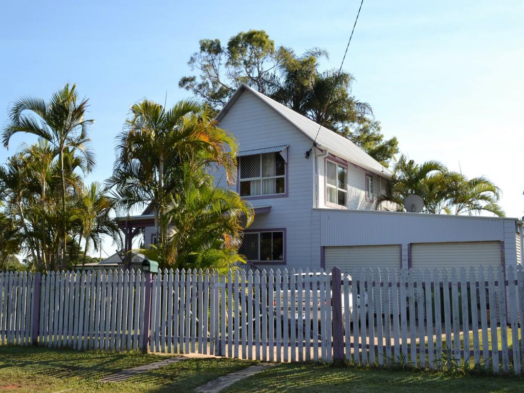 23 Hamilton Pde, Macleay Island, QLD 4184