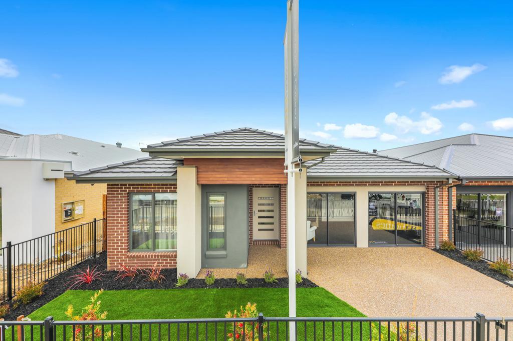 LOT 426 GREENFINCH DR, CLYDE NORTH, VIC 3978