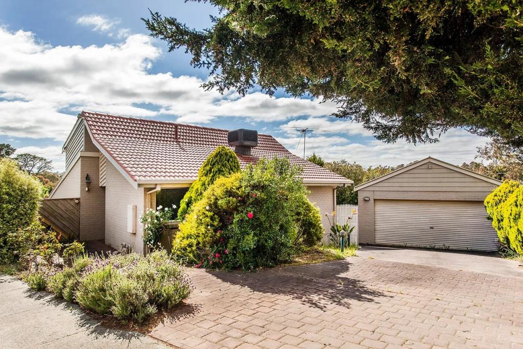 1 Beechwood Cl, Doncaster East, VIC 3109