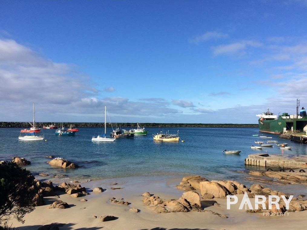 10-12 Wattle St, Grassy, TAS 7256