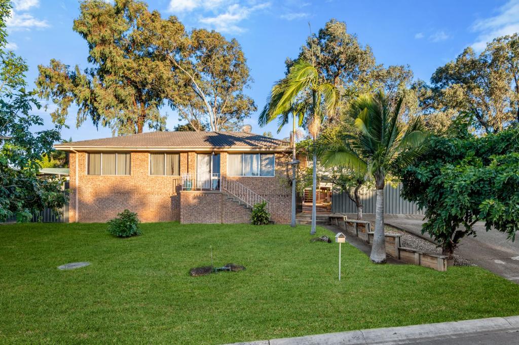 15 Sauternes Pl, Eschol Park, NSW 2558
