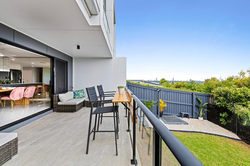 2/34 John Francis Dr, Carrara, QLD 4211