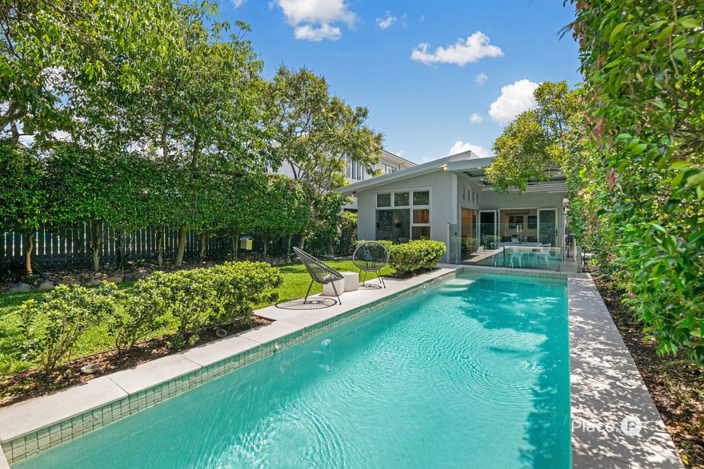 26 Marsh St, Cannon Hill, QLD 4170