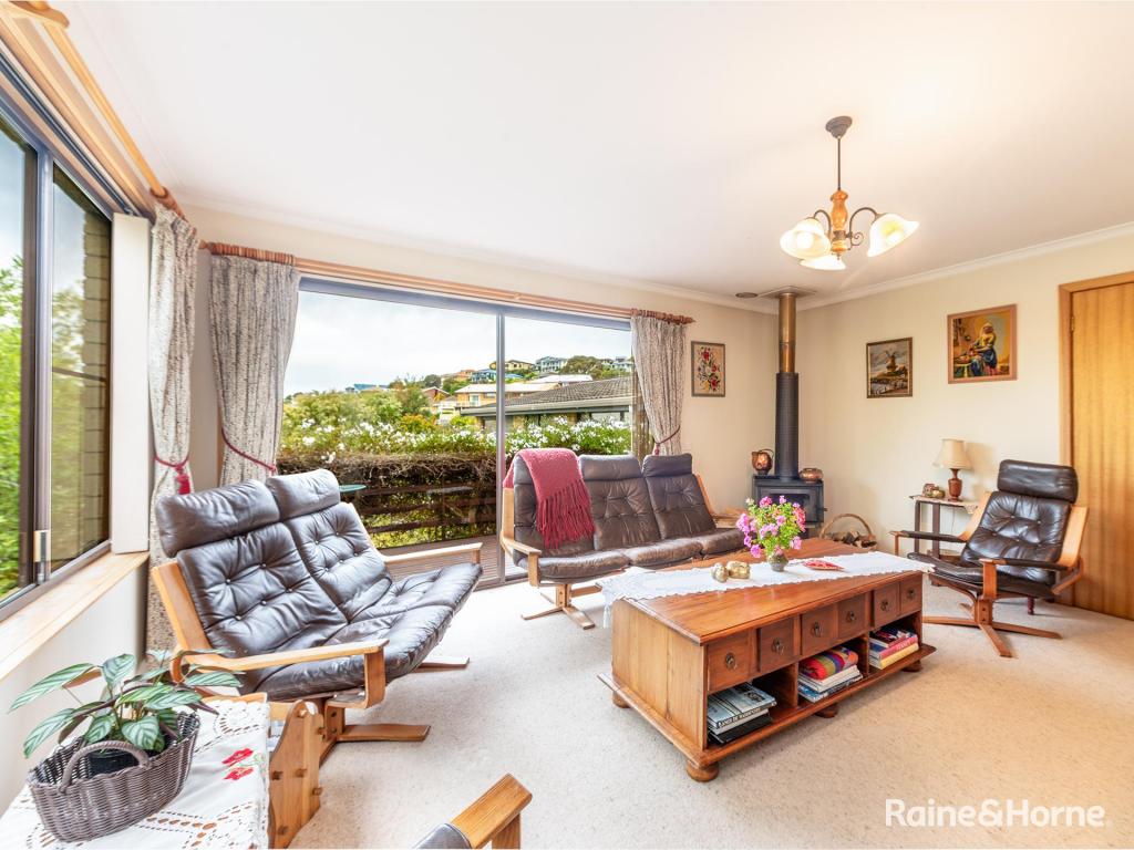 2/120 Wells Pde, Blackmans Bay, TAS 7052