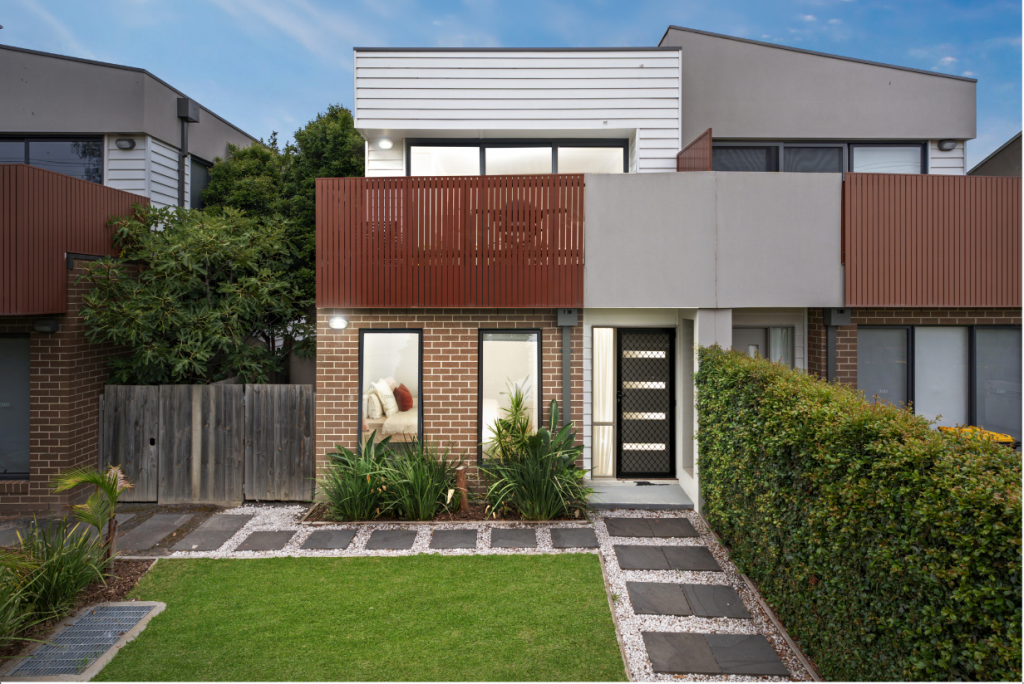 2/480 HAUGHTON RD, CLAYTON SOUTH, VIC 3169