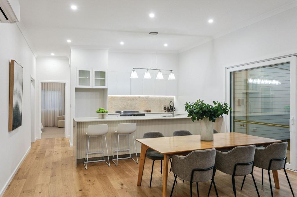 61A ADDERLEY ST, MOUNT CLAREMONT, WA 6010
