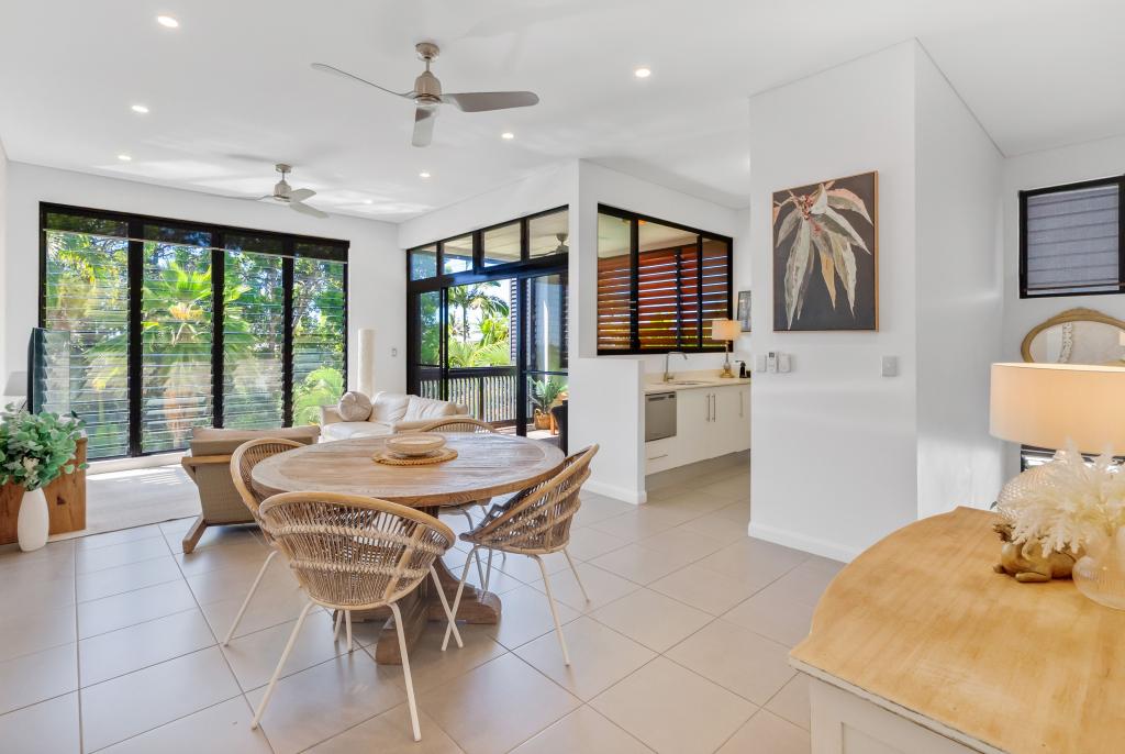 2/32 Moore St, Trinity Beach, QLD 4879