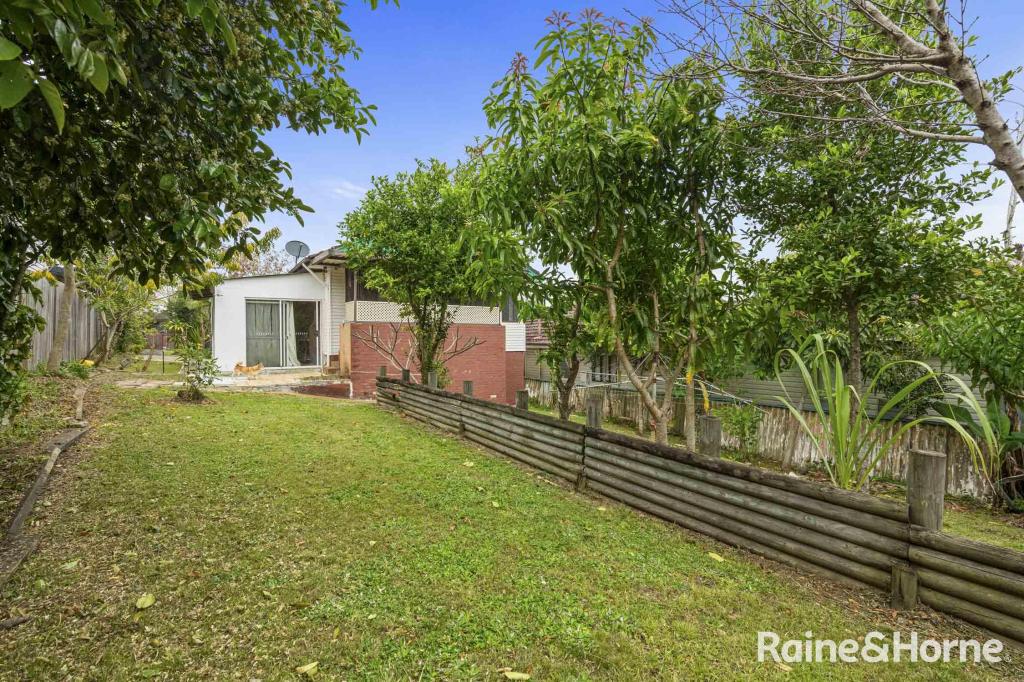 29 HENRY PARRY DR, EAST GOSFORD, NSW 2250