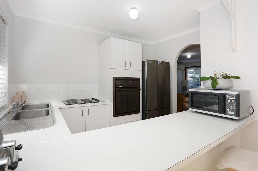 1/12 Robin Joy Cl, Labrador, QLD 4215