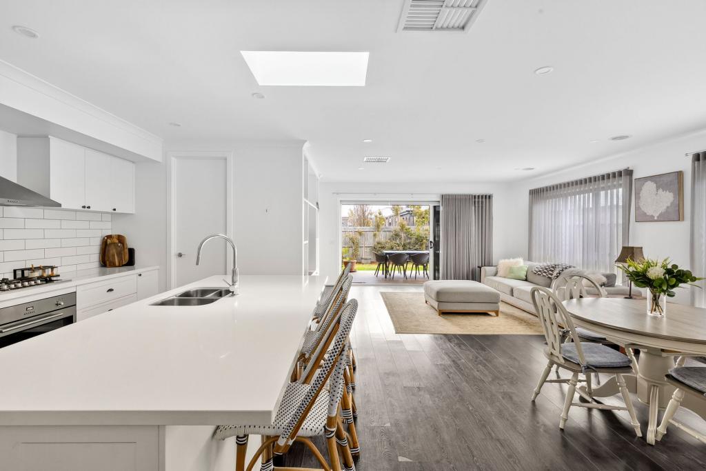 37 Ross St, Armstrong Creek, VIC 3217