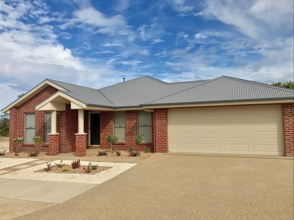 18 Meander St, Thurgoona, NSW 2640