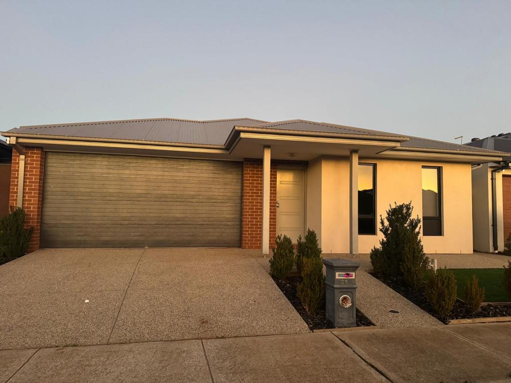 26 Houston Dr, Thornhill Park, VIC 3335