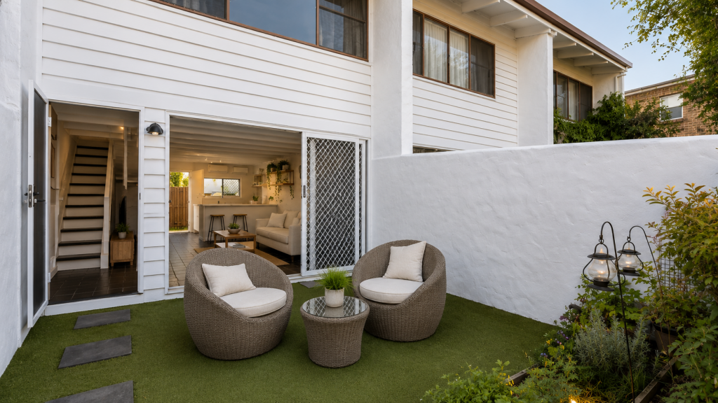 2/44 LAWRENCE ST, MOOLOOLABA, QLD 4557