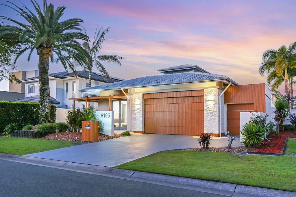 6195 BOLSENA CCT, HOPE ISLAND, QLD 4212