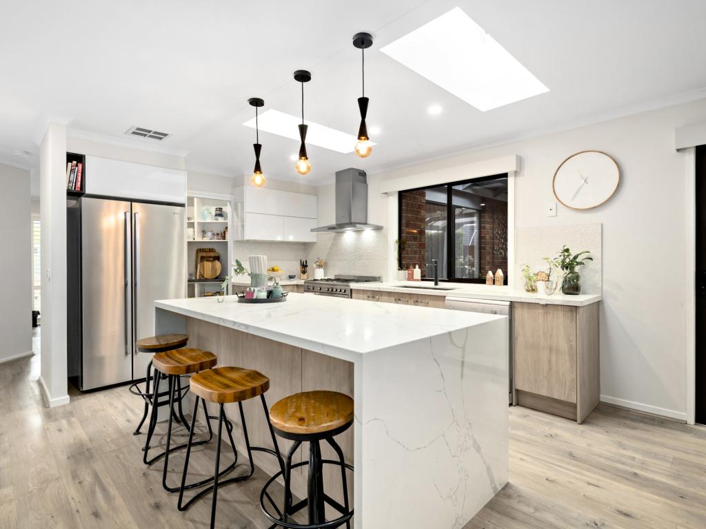 12 Merrijig Cres, Doreen, VIC 3754