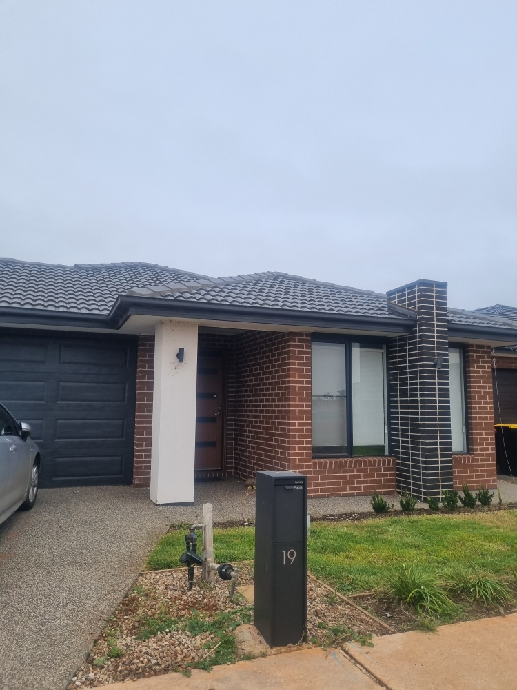 19 MAKYBE ST, BONNIE BROOK, VIC 3335