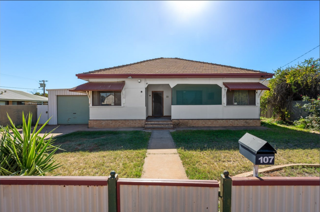 107 Clancy St, Boulder, WA 6432