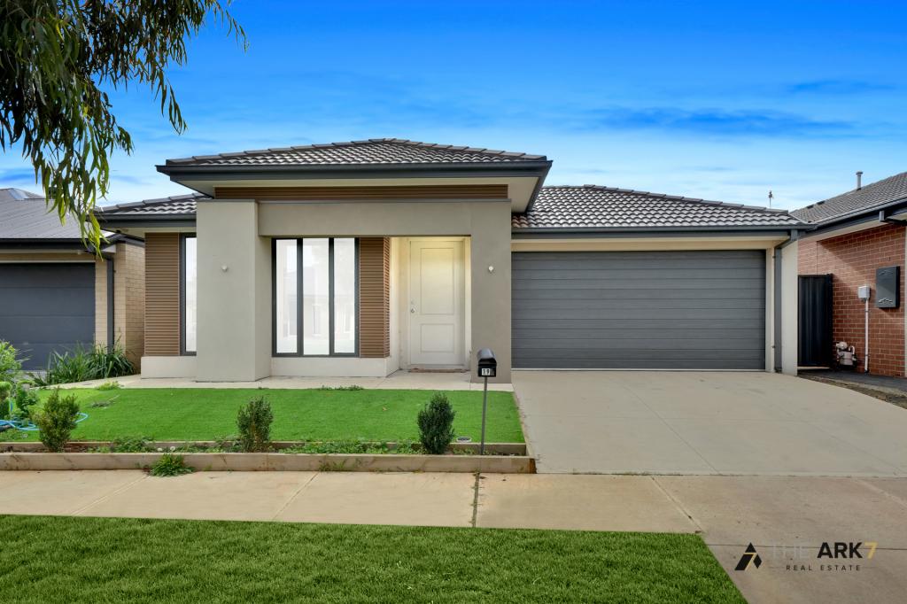 19 BALLYMENA ST, STRATHTULLOH, VIC 3338