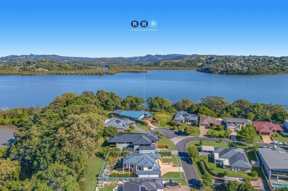 19 Daintree Cl, Banora Point, NSW 2486