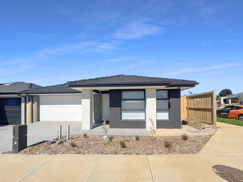 77 Munro Dr, Charlemont, VIC 3217