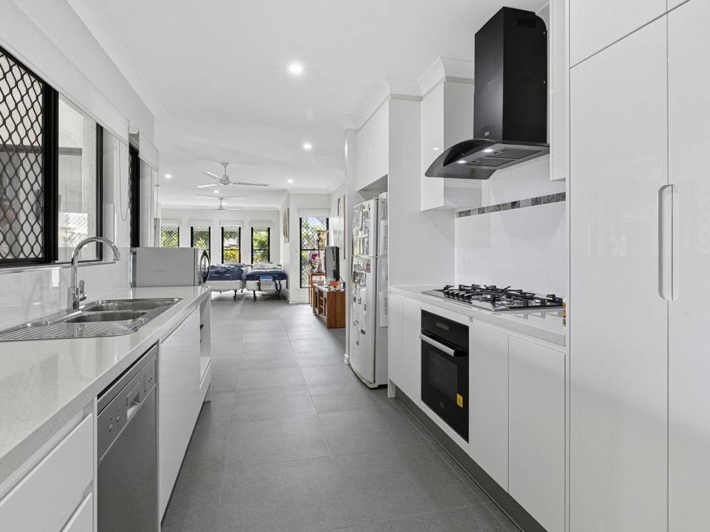 41 Ainslie Pl, Smithfield, QLD 4878