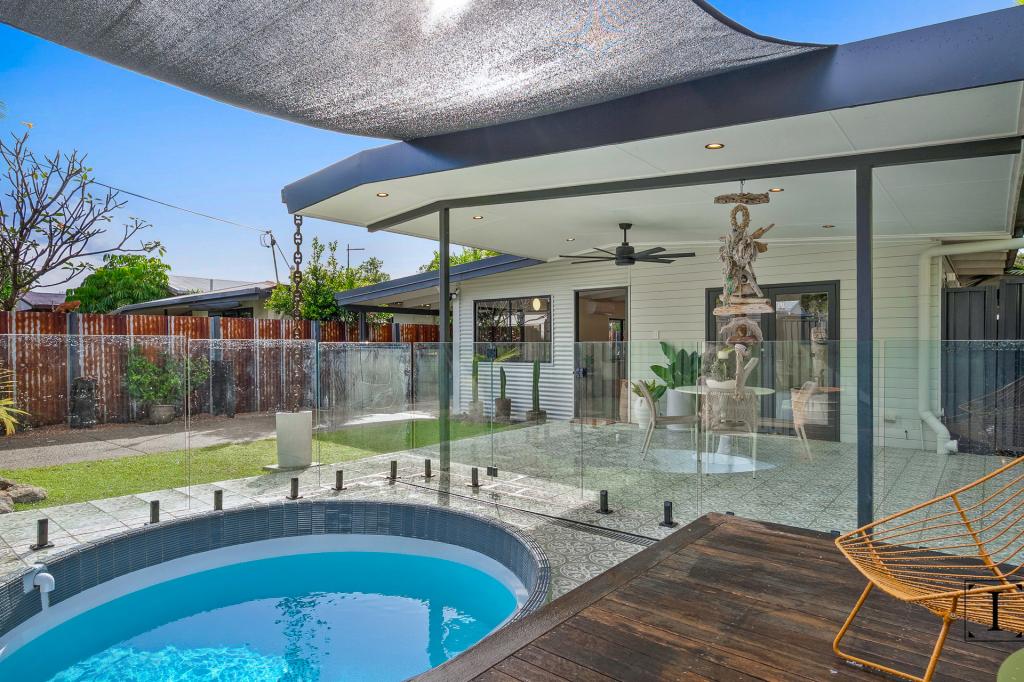 52 Christensen St, Machans Beach, QLD 4878