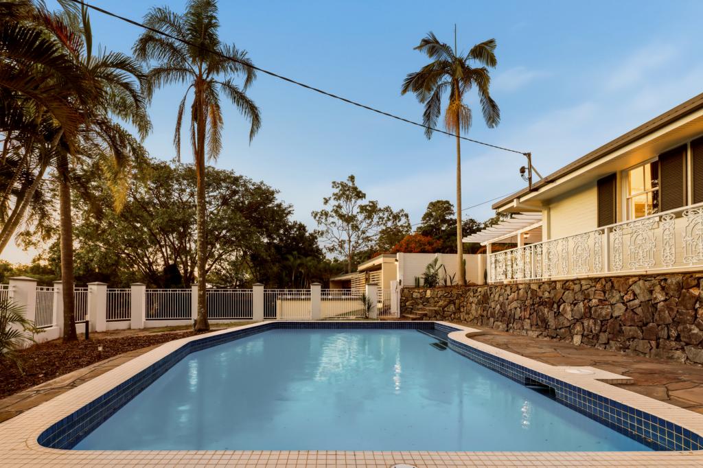 11 Boblynne St, Chapel Hill, QLD 4069