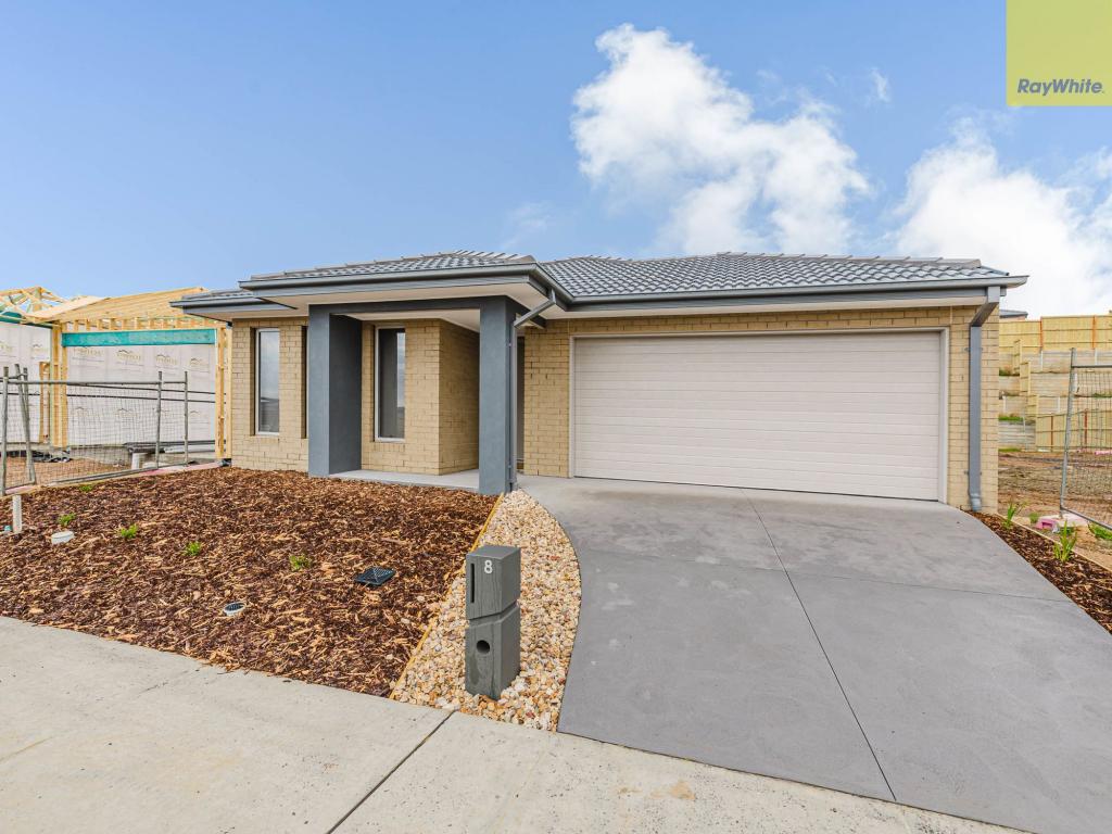8 VALDA CRES, DARLEY, VIC 3340