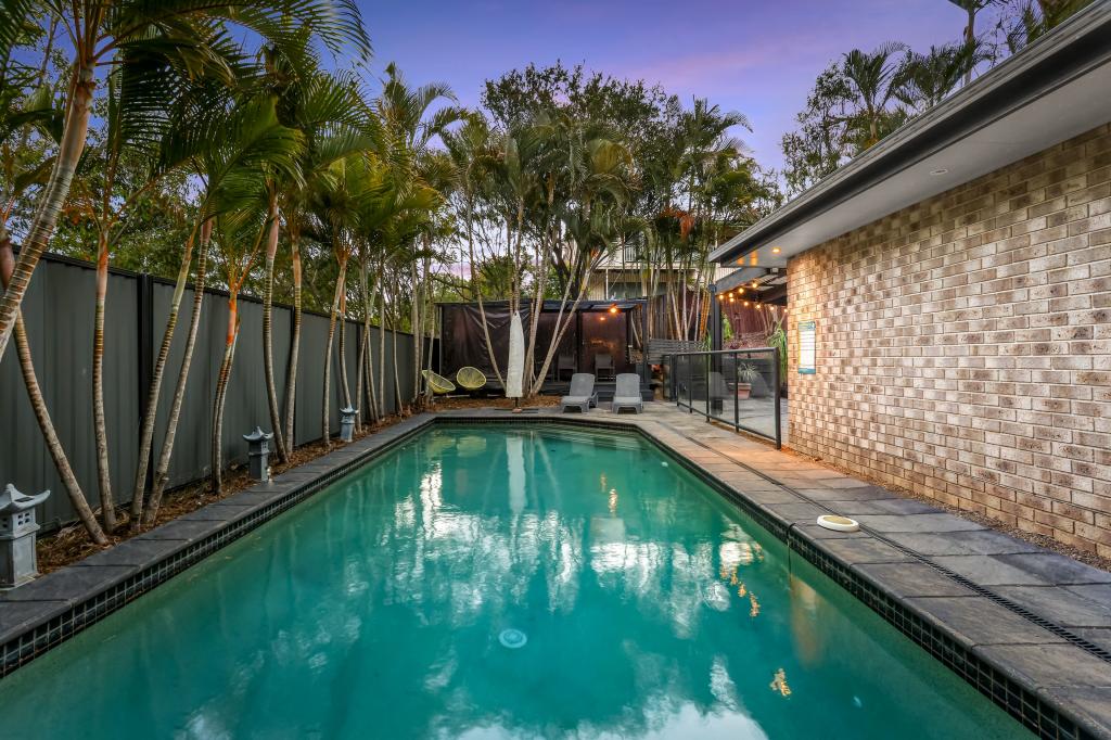 14 WHITE CAP CL, PACIFIC PINES, QLD 4211
