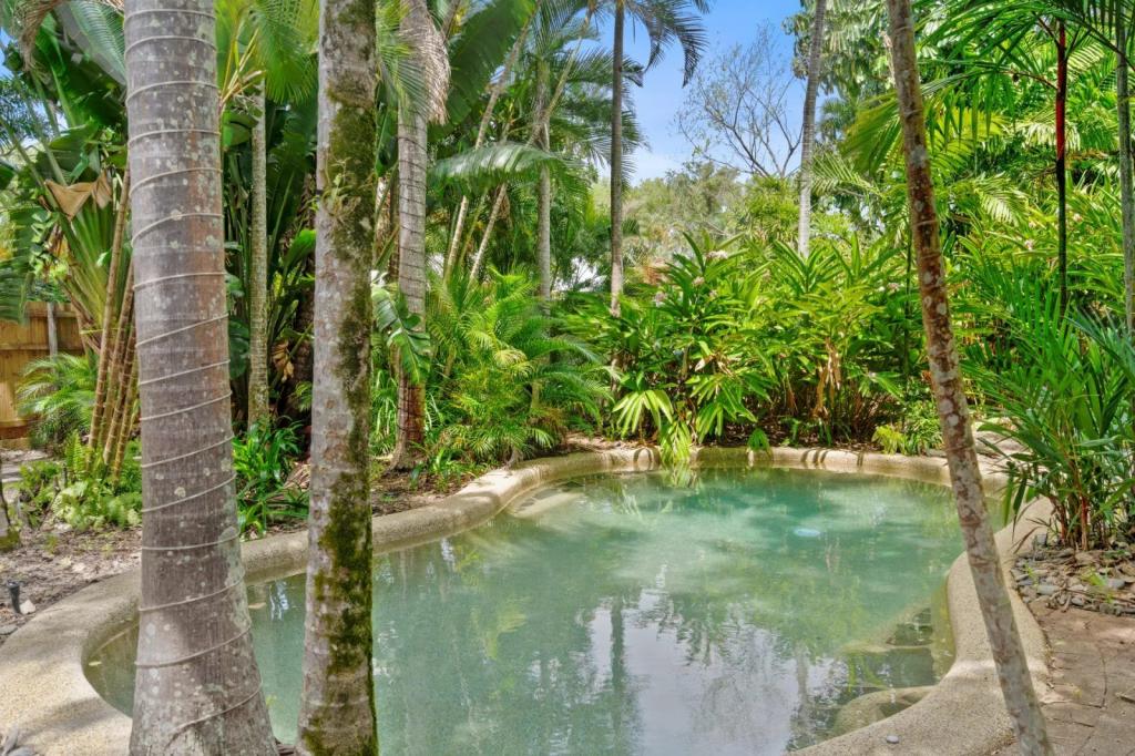 3 Legret Cl, Clifton Beach, QLD 4879