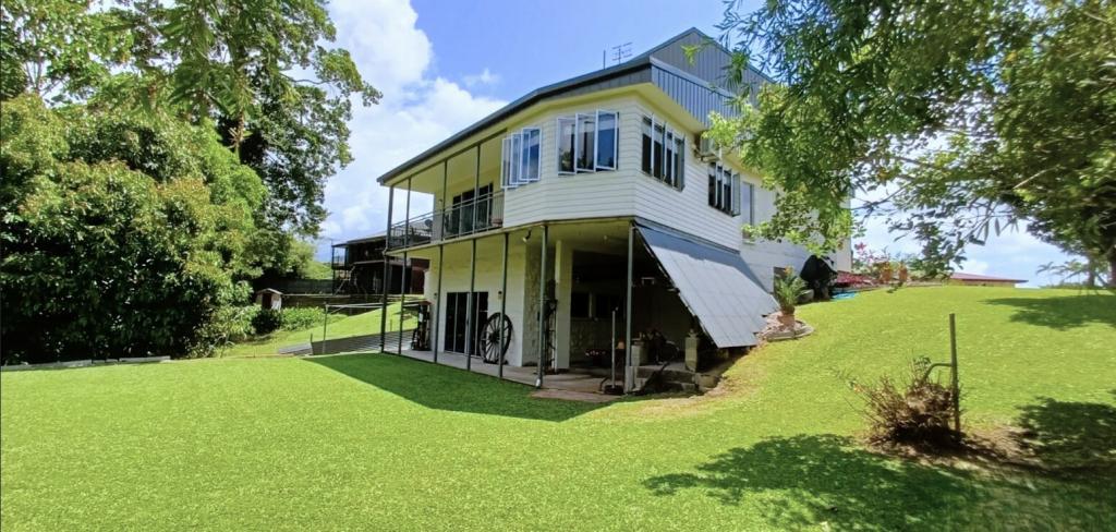 3 Kirk St, Tully, QLD 4854