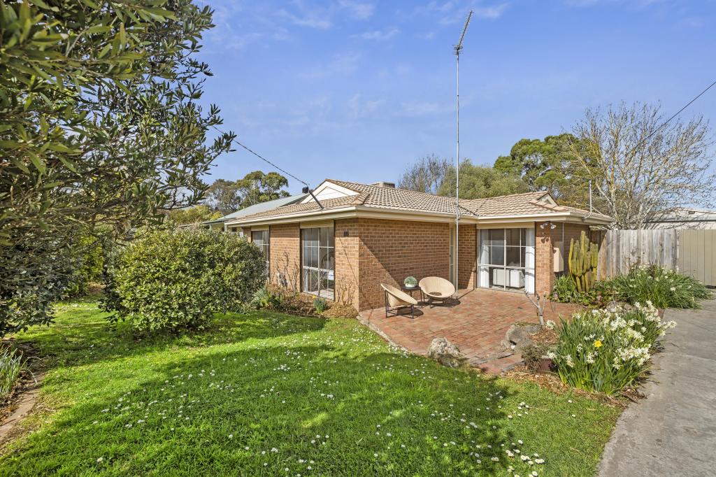 20 Rodney Dr, Woodend, VIC 3442