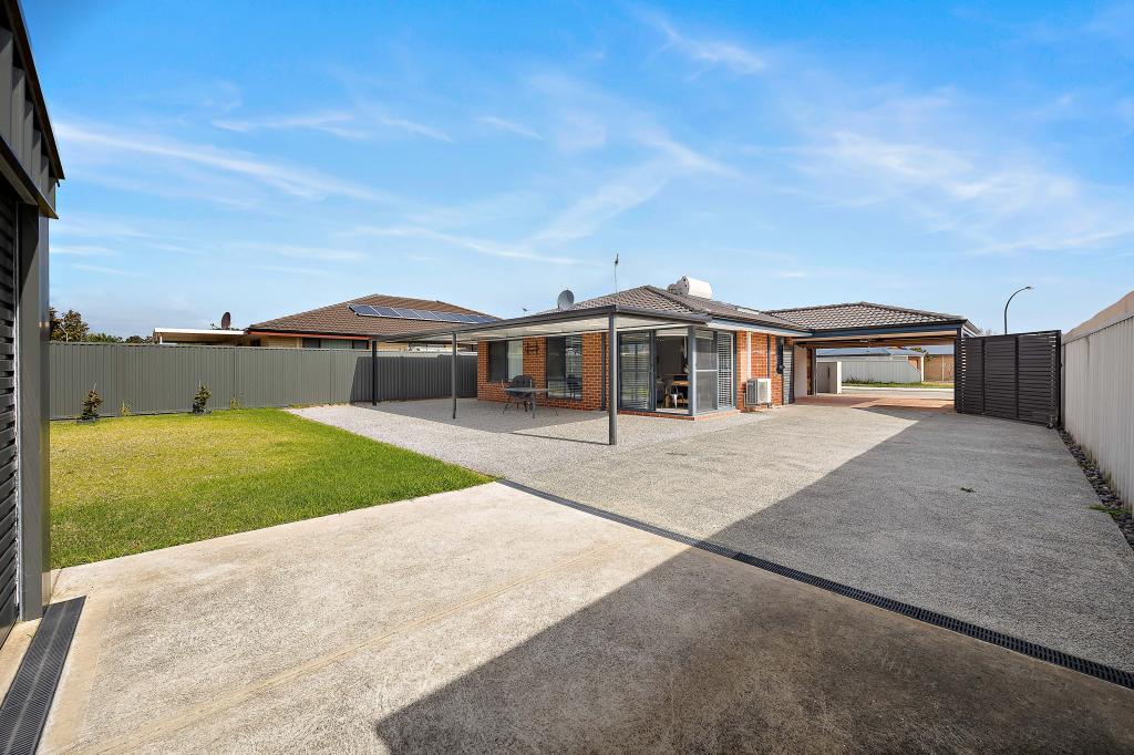 17 BENBECULA LOOP, PORT KENNEDY, WA 6172