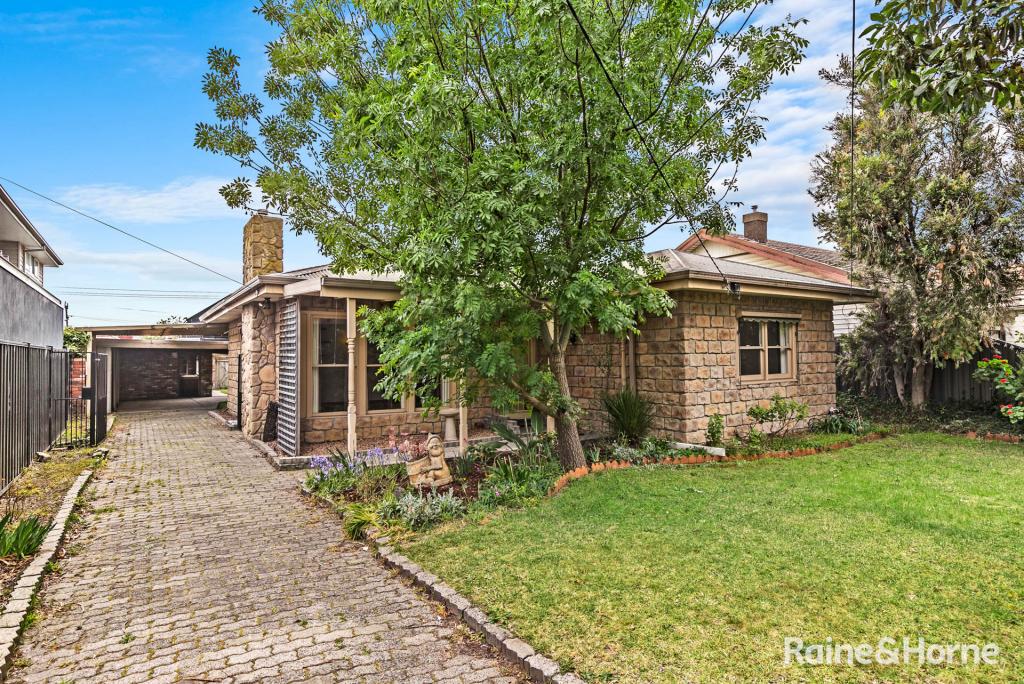 18 Percy St, Newport, VIC 3015